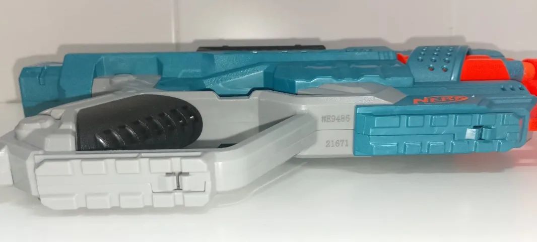 NERF elite 2.0 COMMANDER, 6 espaços para balas + 6 dardos NERF - Foto 4