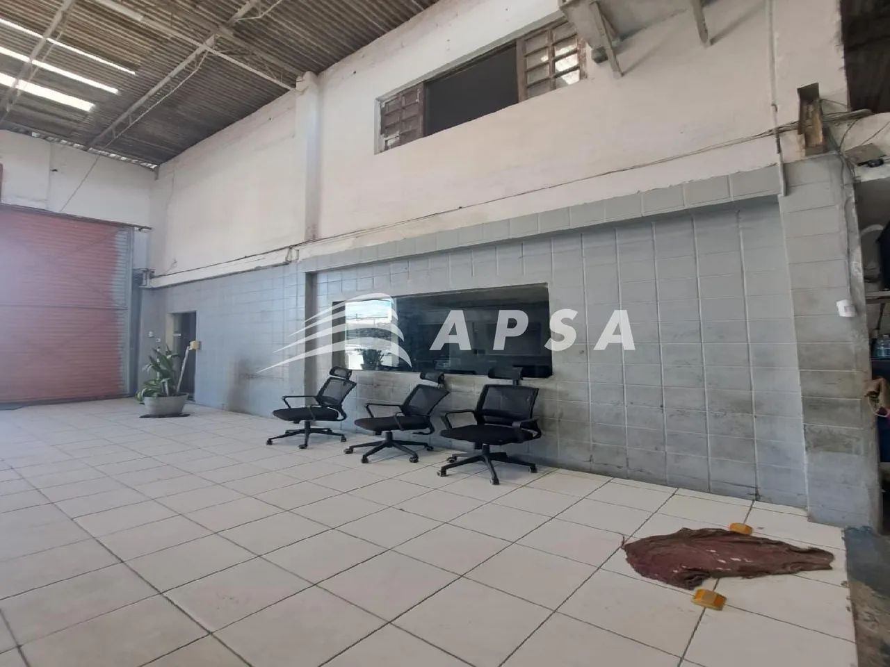 EXCELENTE GALPÃO PRÓXIMO AO MERCADO DA ENCRUZILHADA, 40M2, COM WC. ÓTIMA OPORTUNIDADE PARA - Foto 2