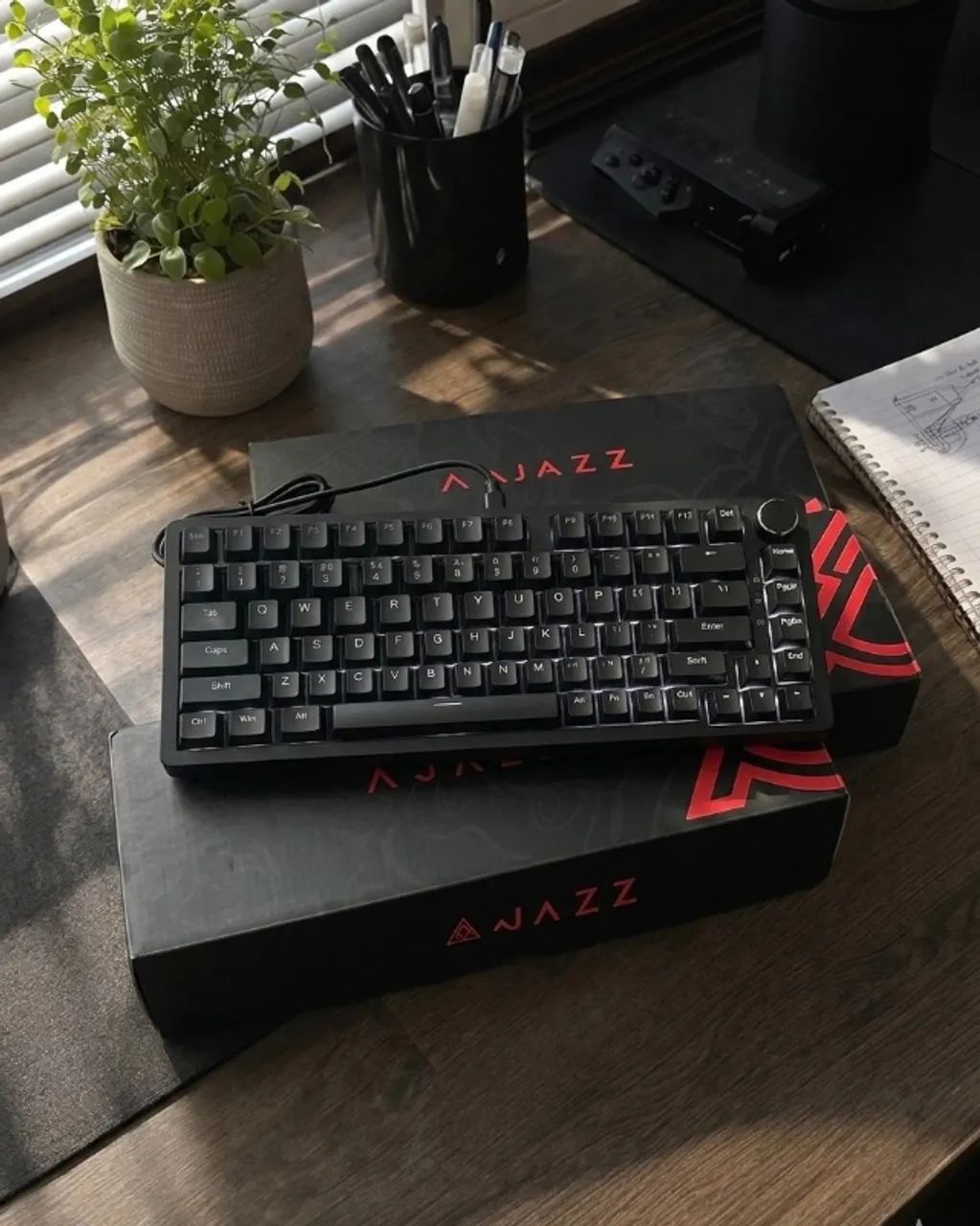 Teclado Mecânico Ajazz AK820 RGB | Conforto + Performance