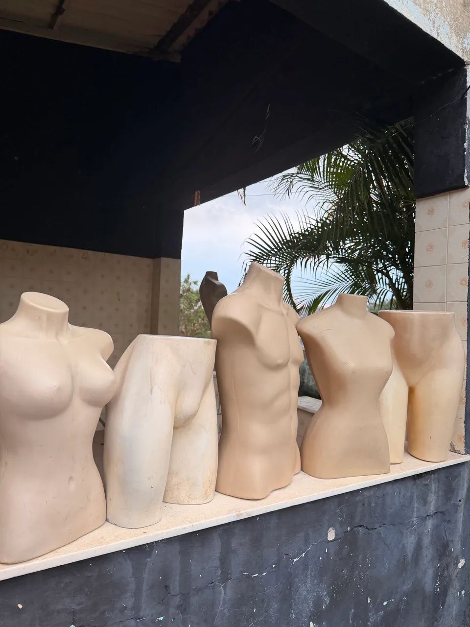 Kit com 6 Manequins para Loja - Busto e Parte Inferior - Usados - Foto 3