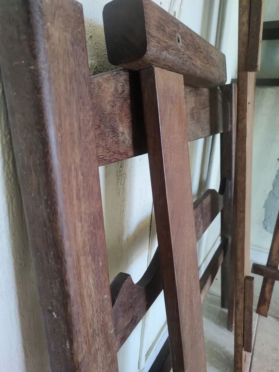 CAMA DE SOLTEIRO DE MADEIRA ANTIGA 