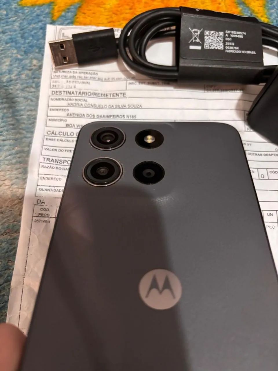 Motorola moto G15 de 256 gigas sem trinco e sem defeito funciona tudo com nota fiscal  - Foto 4