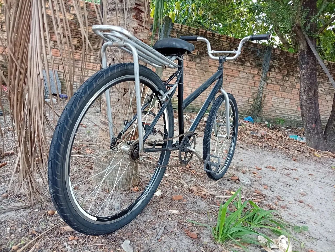 Vende se essa bicicleta aro 26 preta top demais  - Foto 2