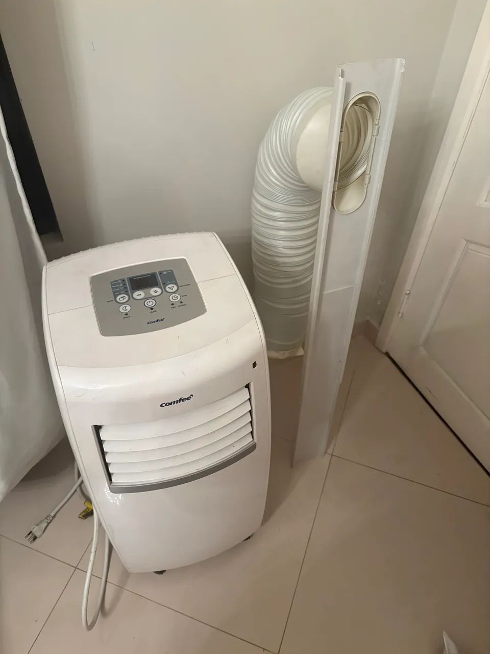 Ar condicionado portátil comfee 9.000 btus - Foto 2