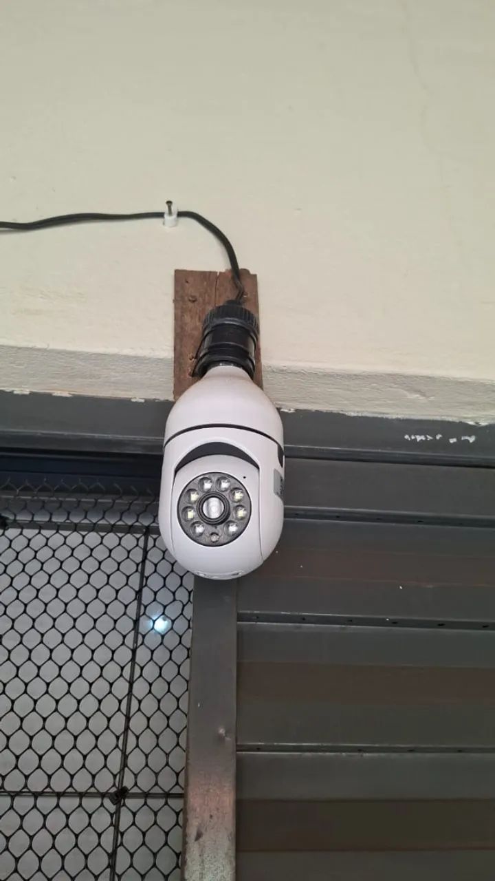 Câmera Wifi estilo lâmpada