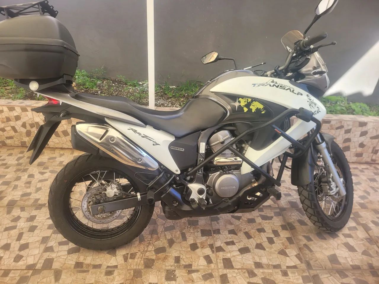 TRANSALP 700