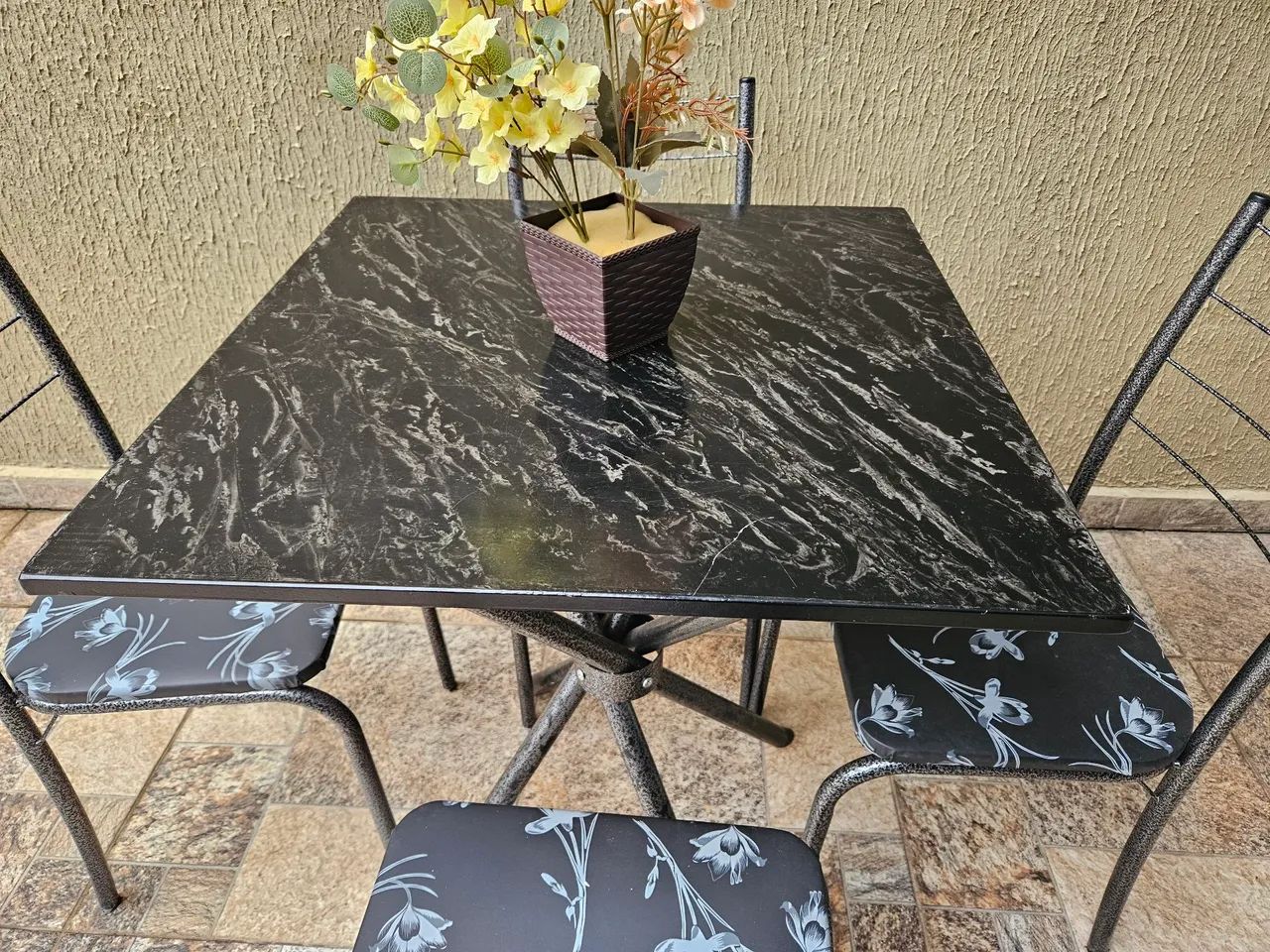 Mesa com 4 cadeiras, Entrego também!! - Foto 2