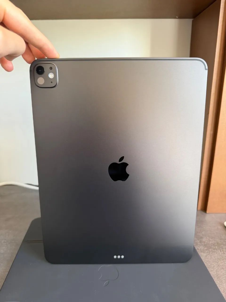 iPad Pro M5 13 Pol. 256GB Wi-Fi Cinza Espacial 3 Meses de Uso
