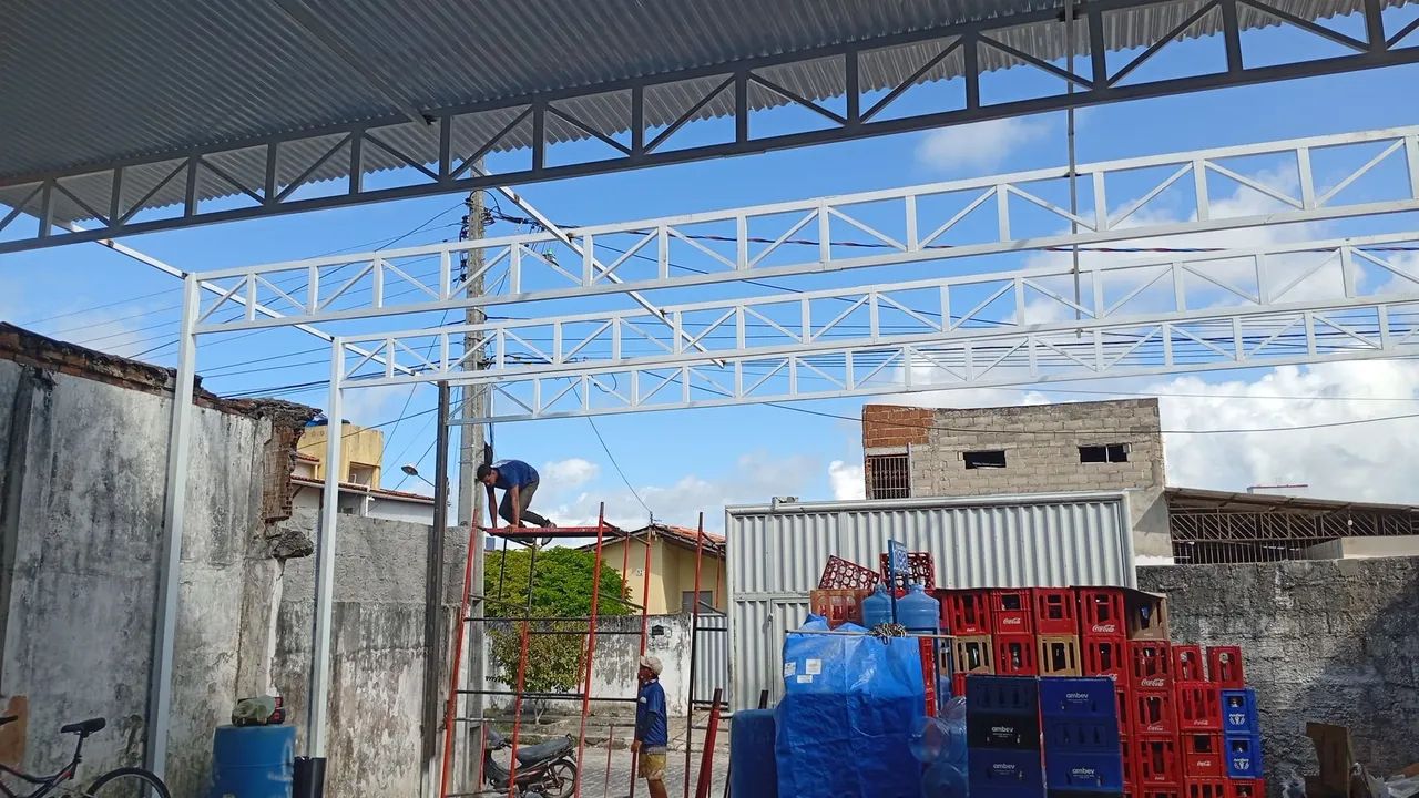 Cobertura pra casa e galpão portões e grades  - Foto 4