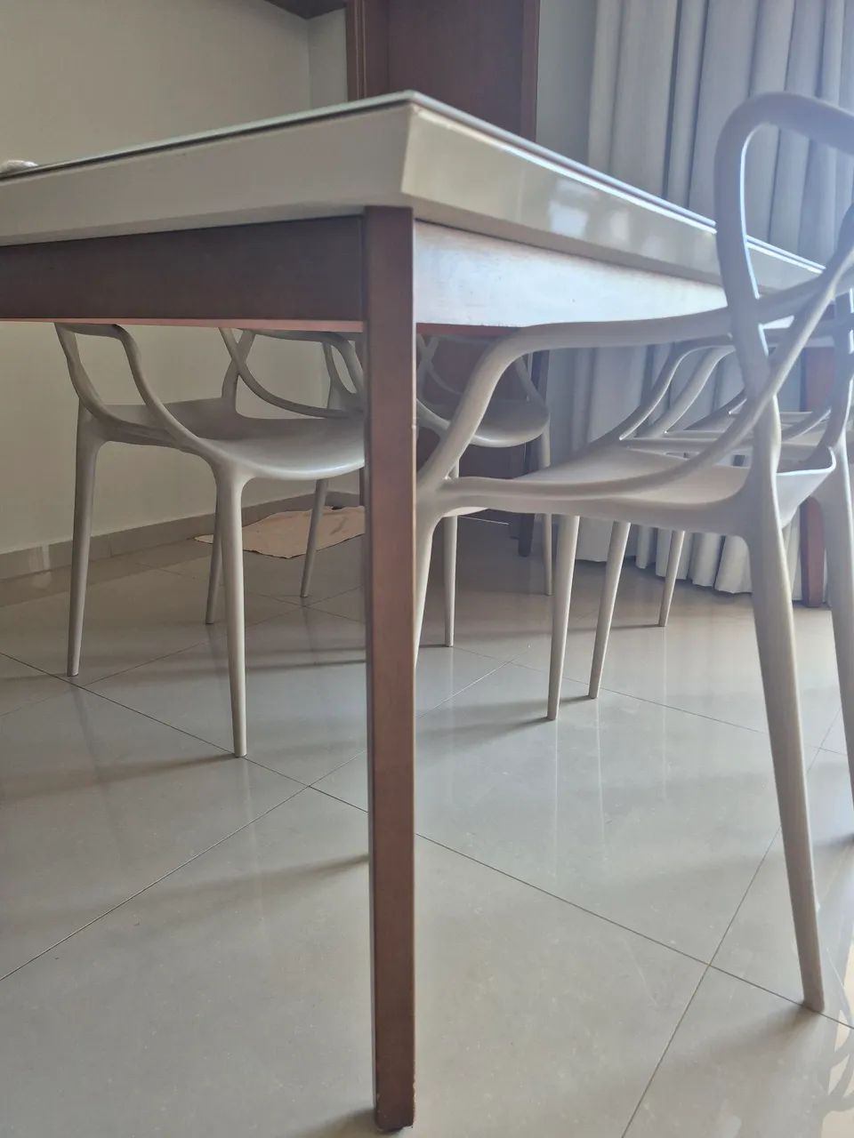 Mesa Laqueada com vidro - Sem cadeiras - Foto 5