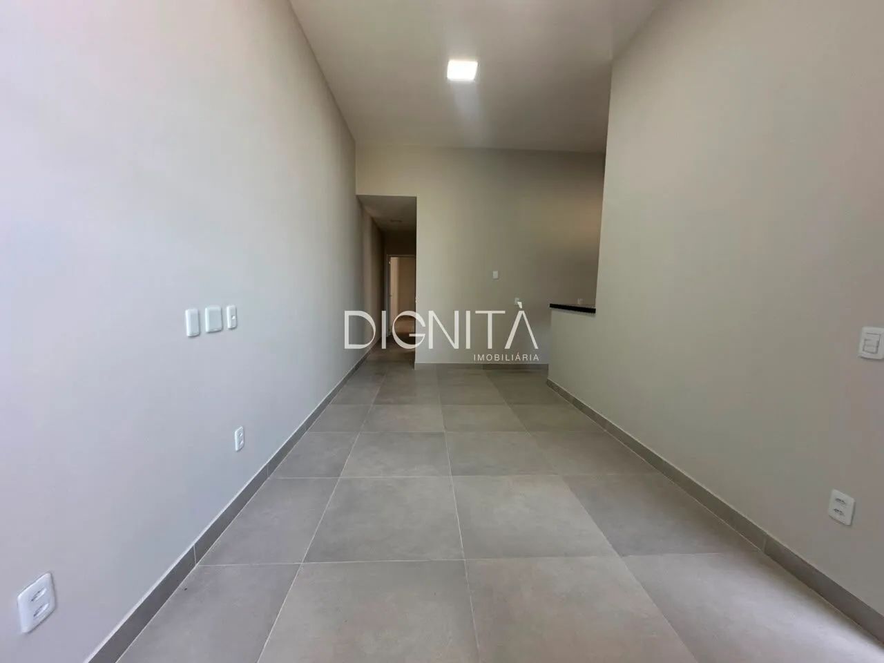 Casa Plana com Fachada Moderna  2 Suítes e Acabamentos Premium - Foto 5