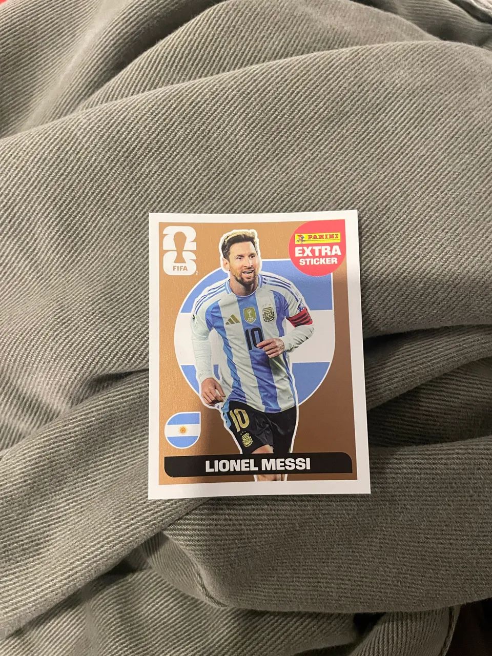vendo figurinha do messi bronze original!!!