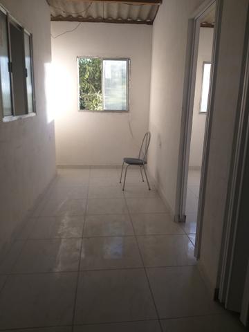 Aluga-se casa em candeias - Foto 4