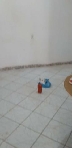 Aluga-se uma casa grande com garagem - Foto 7