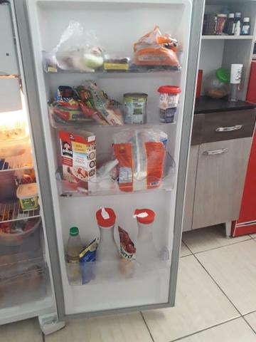 Vendo Geladeira Electrolux - Foto 4