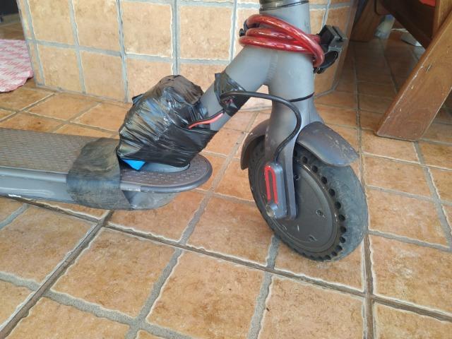 Patinete Foston - Nota fiscal, bateria extra e 2 pneus maciço infuráveis - Foto 4