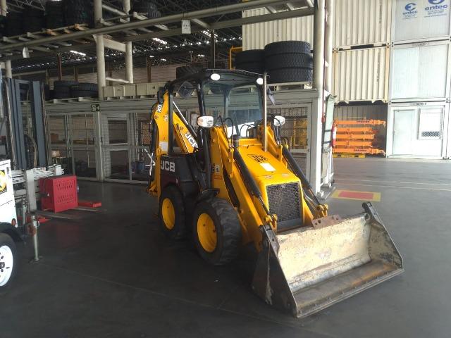 Retroescavadeira Compacta JCB - modelo 1CX - 2014 - Foto 2