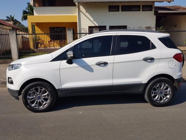 EcoSport Freestyle 1.6 16 V Flex 5p - 2014/2014