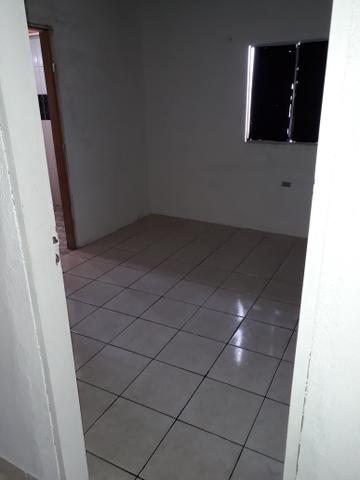Alugo uma casa 1 °andar valor 500 reais - Foto 4