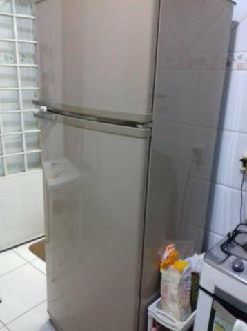 Armário de cozinha e geladeira frost free - Foto 5