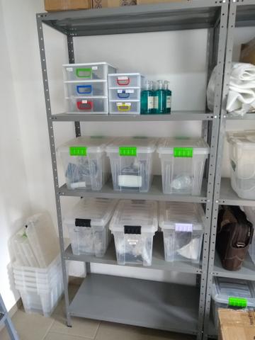 Prateleiras de aço