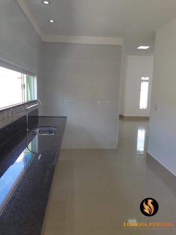 Excelente casa em condomínio em fase de fechamento - Foto 13