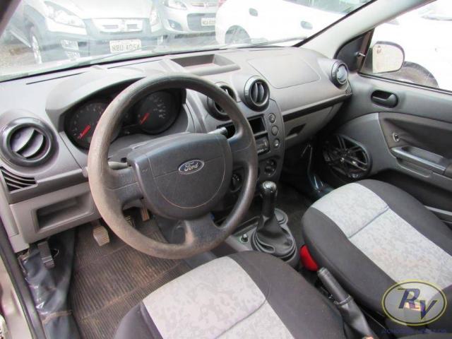 FORD FIESTA 2008/2009 1.6 MPI SEDAN 8V FLEX 4P MANUAL - Foto 4