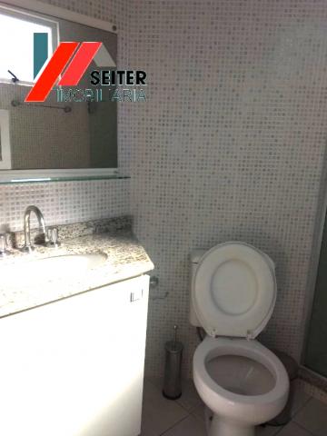Apartamento mobiliado de 2 dormitorios suite e sacada com churrasqueira no itacorubi - Foto 8