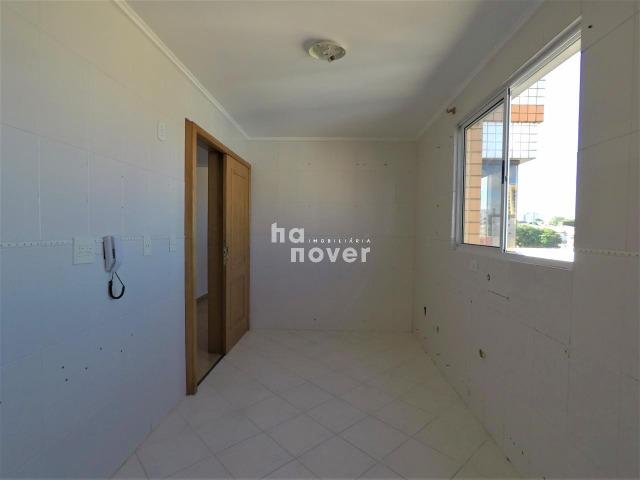 Apartamento 3 Dormitórios (1 Suíte), Sacada, Garagem, Elevador - Foto 7