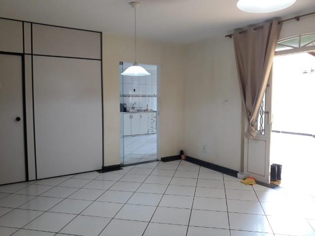 Excelente casa 2 quartos, garagem 3 carros, base para sobrado Riacho Fundo II - Foto 4