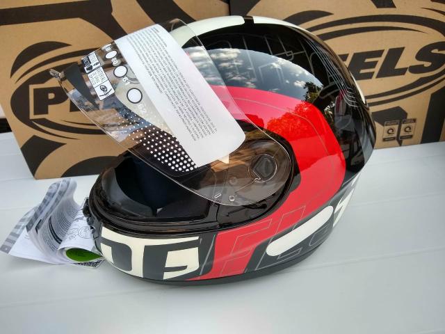 Capacete novo na caixa nunca usado tam. 58