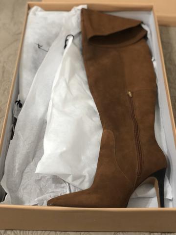 Bota Tabita com salto tamanho 35 (Nova)