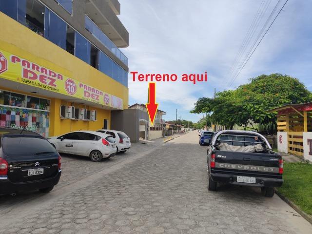 Terreno de 450 m² do lado da Avenida principal em Itapoá SC, pronto para construir