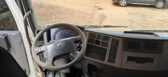 Caminhao Volvo VM 270 Bau - Foto 3