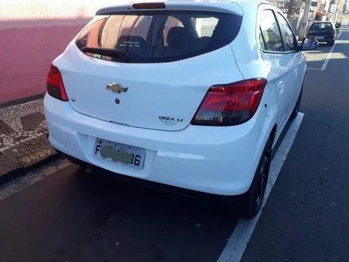 Carro Chevrolet onix - Foto 5