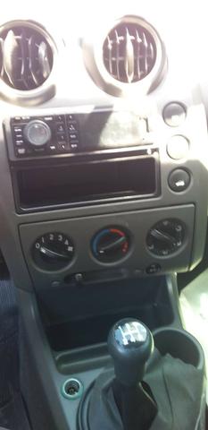Ford fiesta 1.6 completo 2005 - Foto 2