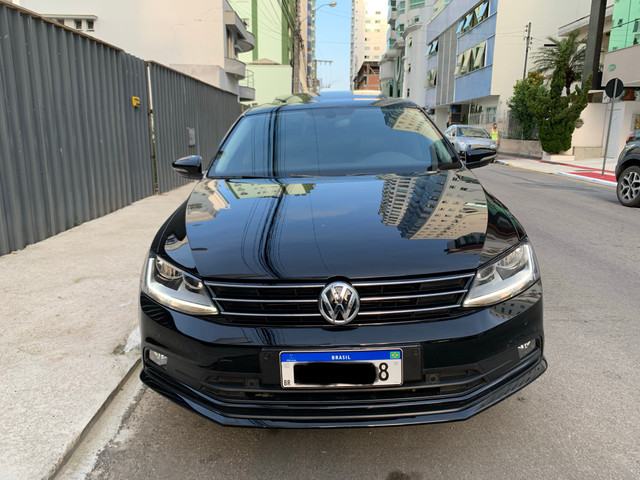 Jetta 1.4 Tsi 2018 com 32.000 km + Teto Solar e Pacote Exclusive