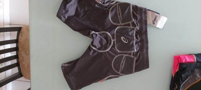 Short  para triatlhon Marca Ascis  - Foto 5
