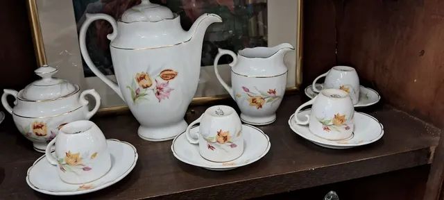 Lindíssimo e delicado jogo de Café porcelana Real S.P anos 50 com riquíssimo detalhes - Foto 2