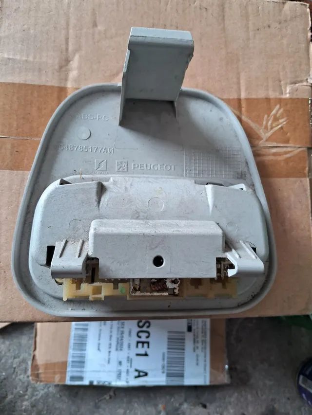 Lanterna Luz Cortesia Teto Peugeot 307 Original - Foto 2