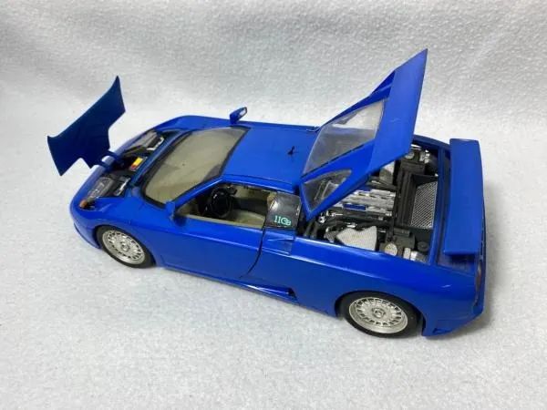 Bugatti EB 110 1991 – 1/18 Burago – Bleu Foncé – Occasion