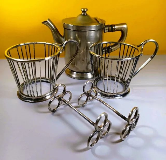 Conjunto Bule dois suportes copos e dois descansos talheres Grand Silver Company 1930   - Foto 3