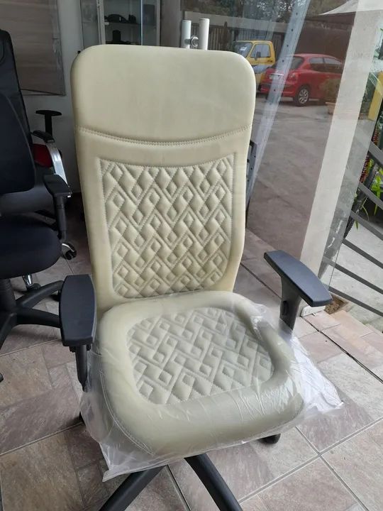 Cadeira presidente Bege - nova