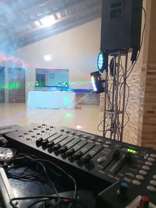 Som, iluminação e dj para eventos.