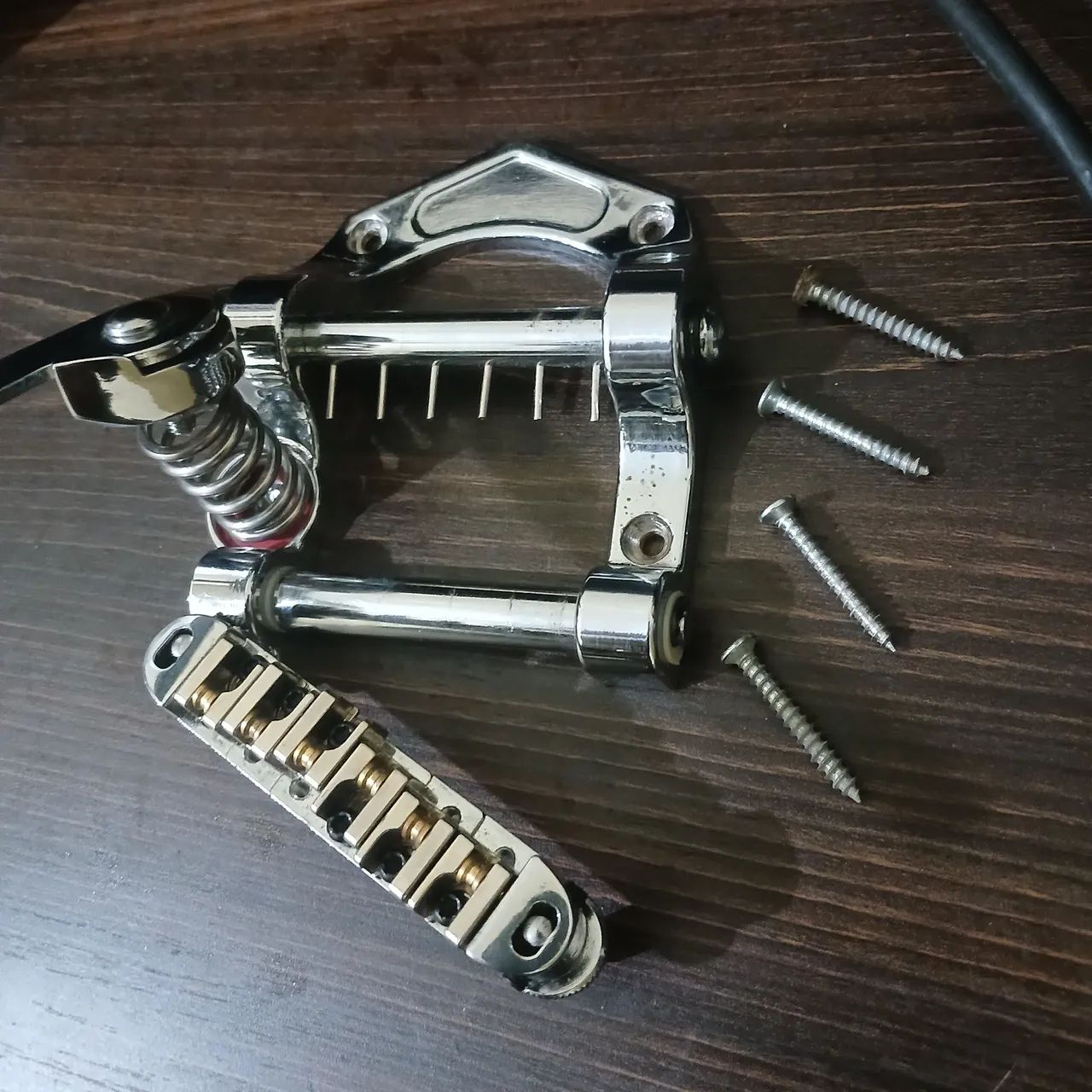 Alavanca tremolo para guitarra sg e lees pooll - Foto 2