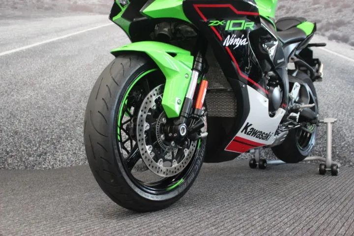 Kawasaki Zx-10/ Zx-10r 1000cc 2022 - 1443397286 | OLX