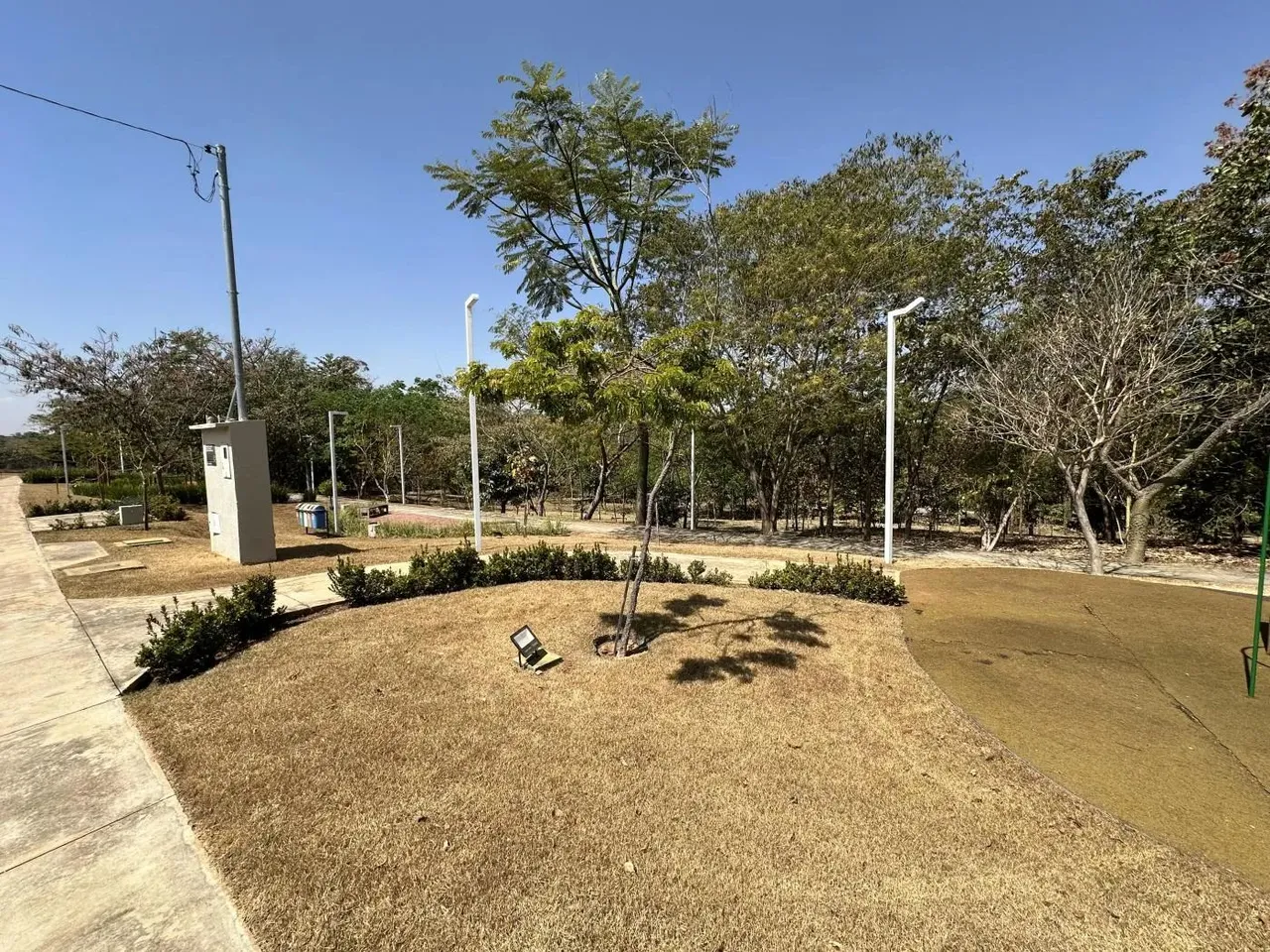 Lote em Condomínio Fechado para Venda em Aparecida de Goiânia, Residencial Caraíbas