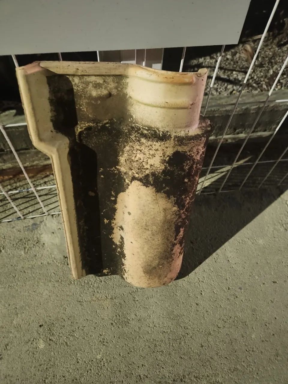 ROOF TILE DONATION (approx. 60 m²) – Gutter and Cover Tiles64617966279041120