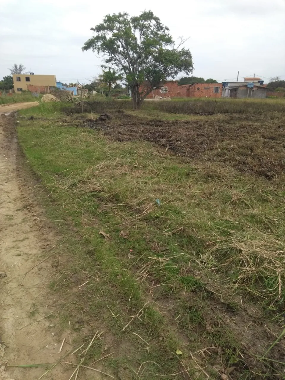 VENDO TERRENO 600 METROS QUADRADOS... MELHOR VALOR E LOCALIZAÇÃO