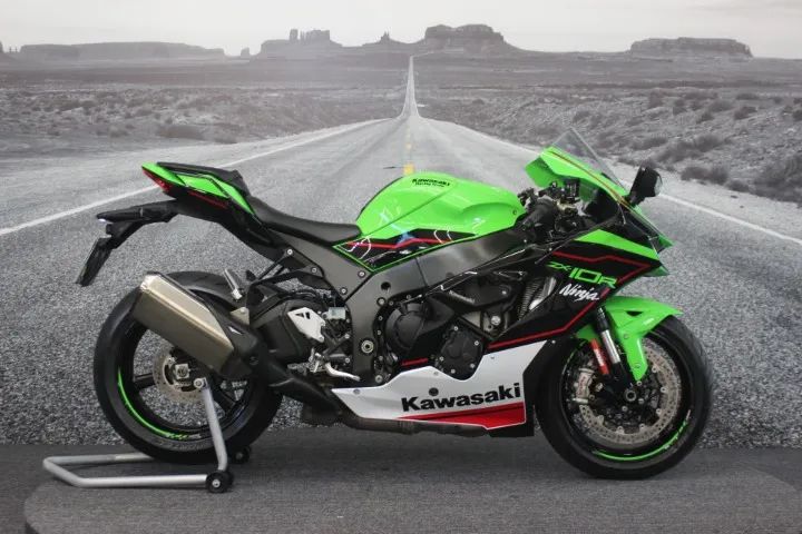 Kawasaki Zx-10/ Zx-10r 1000cc 2022 - 1443397286 | OLX